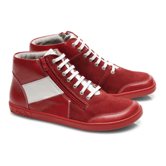 Wir präsentieren den LUQQ Red von ZAQQ: Diese eleganten roten High-Top-Sneaker sind mit einer flexiblen Kautschuksohle, weißen Schnürsenkeln und praktischen seitlichen Reißverschlüssen ausgestattet. Mit auffälligen weißen Einsätzen an den Seiten und einer leuchtend roten Sohle bieten sie außerdem eine breite Zehenbox für maximalen Komfort.